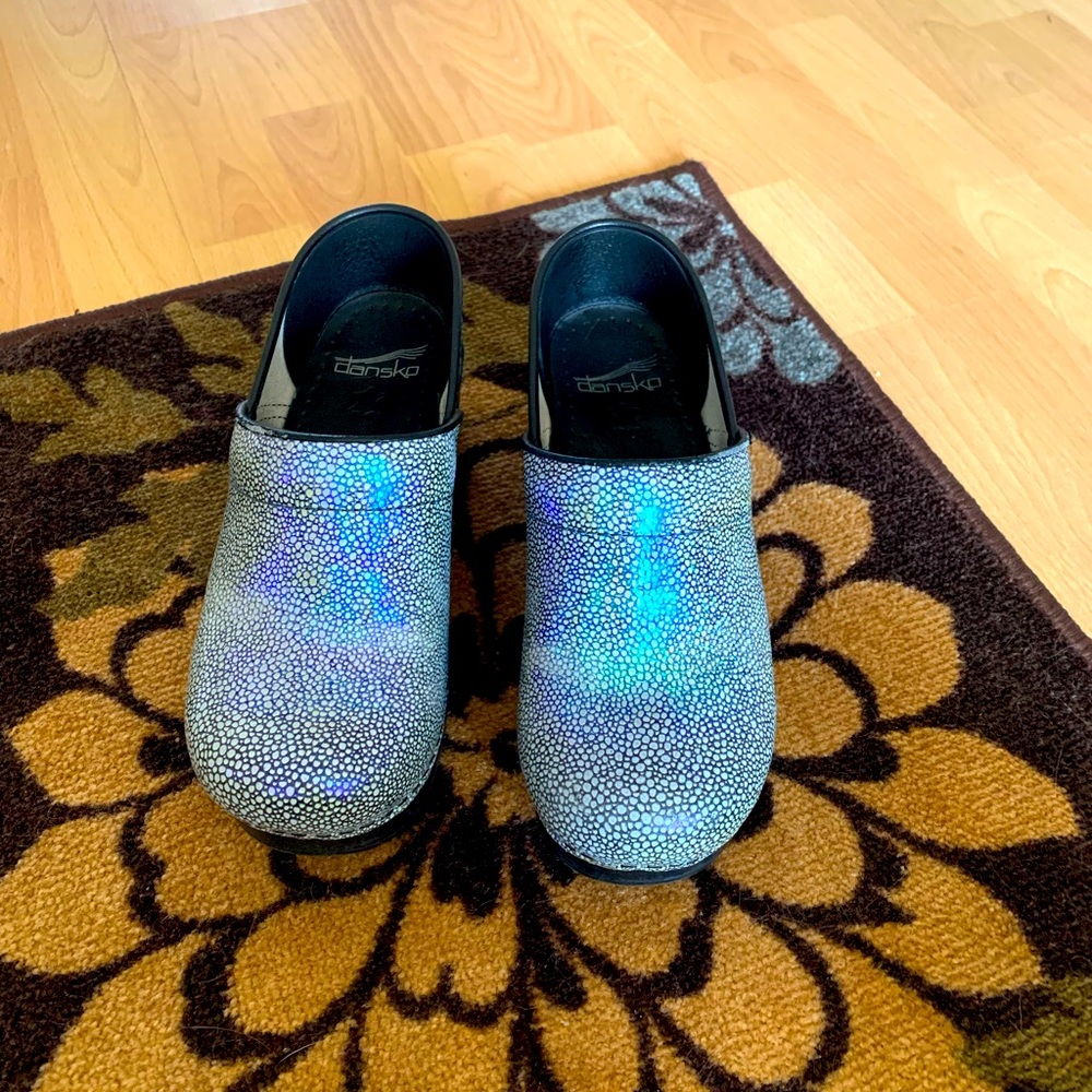 Dansko size 6 clogs